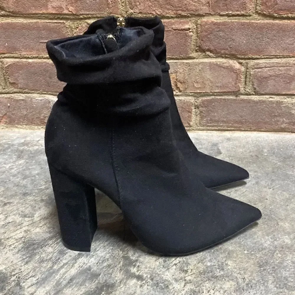 Qupid Black Faux Suede Pointed Toe Block Heel Bootie Size 9